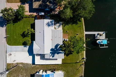 9298 Sun Isle Drive NE St Petersburg FL 33702