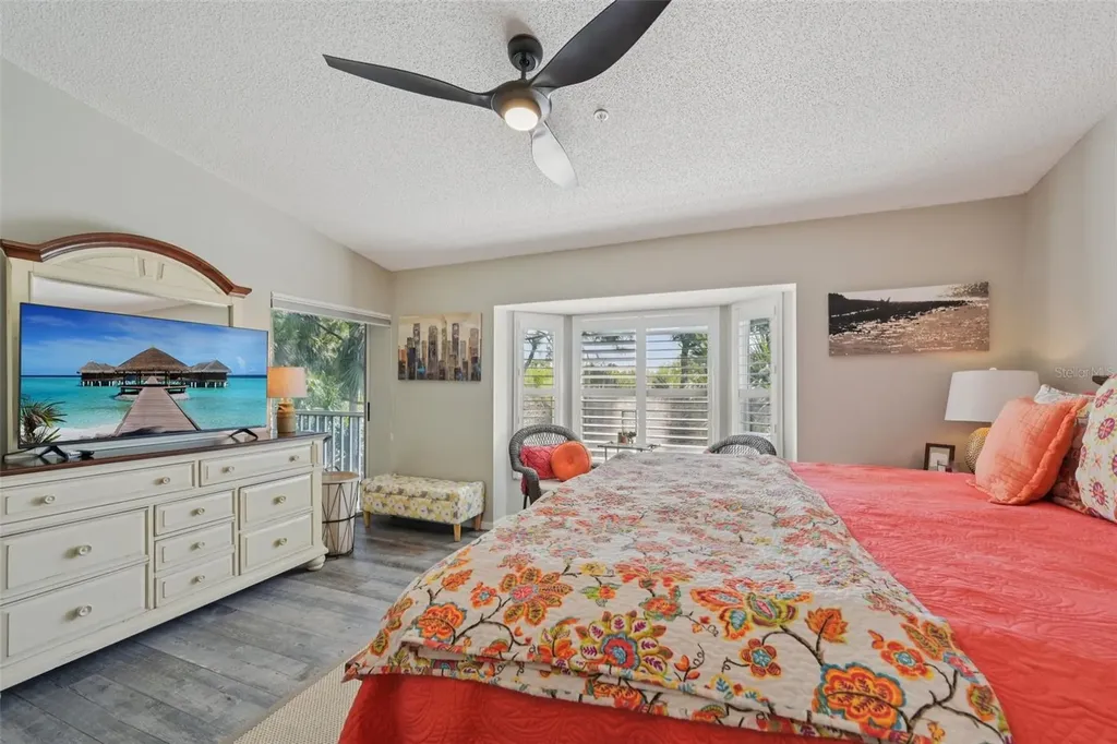 9550 High Gate Drive Sarasota FL 34238