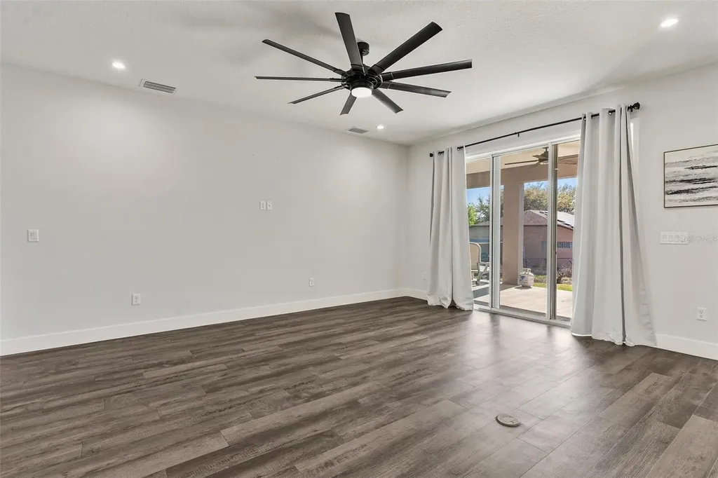 415 N Dixie Drive Howey In The Hills FL 34737