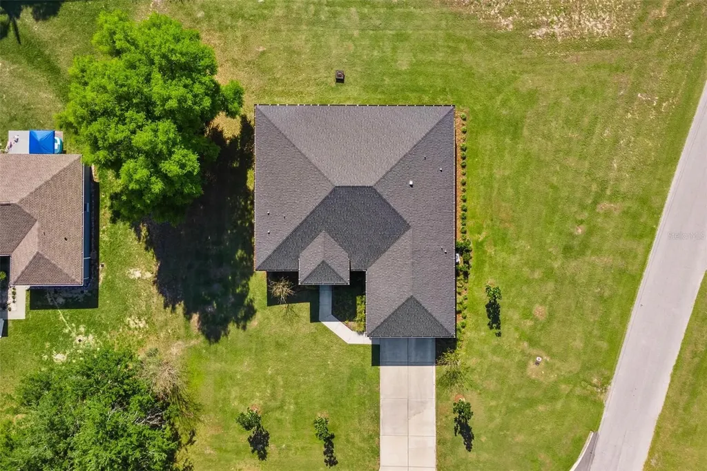 415 N Dixie Drive Howey In The Hills FL 34737
