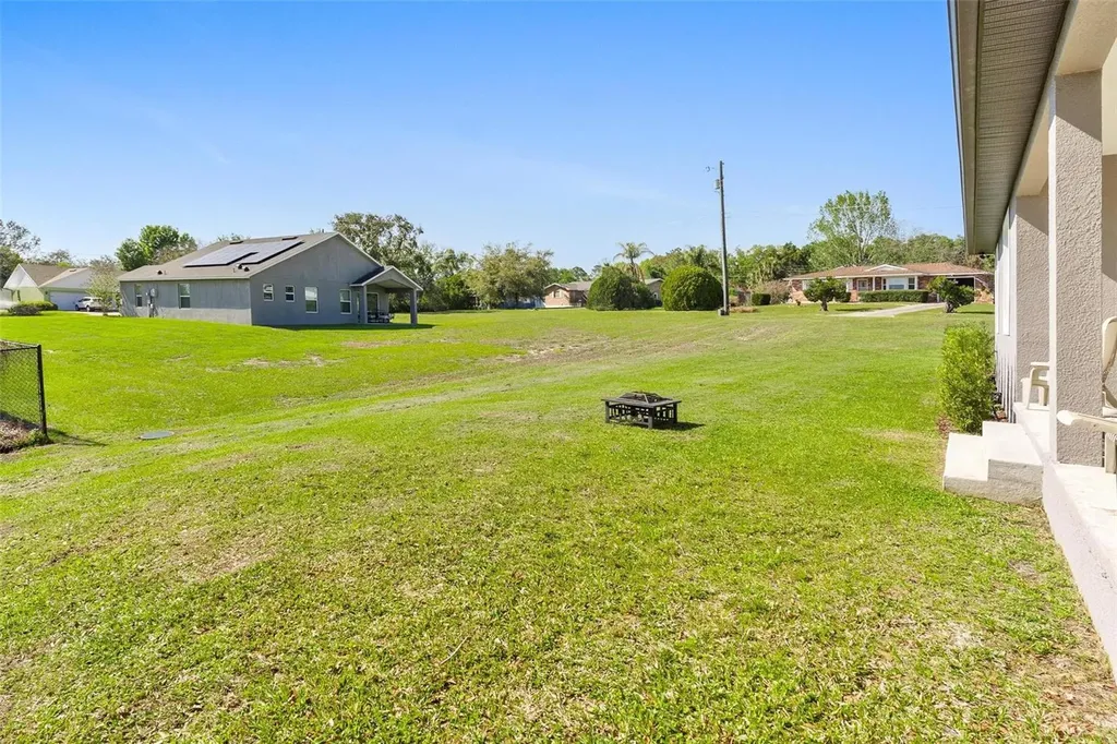 415 N Dixie Drive Howey In The Hills FL 34737