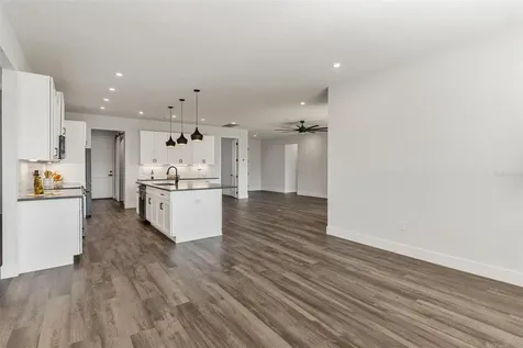 415 N Dixie Drive Howey In The Hills FL 34737