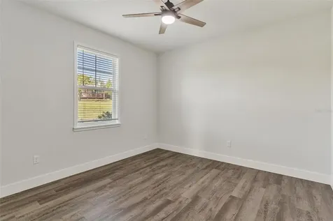 415 N Dixie Drive Howey In The Hills FL 34737