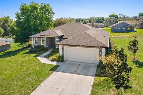 415 N Dixie Drive Howey In The Hills FL 34737