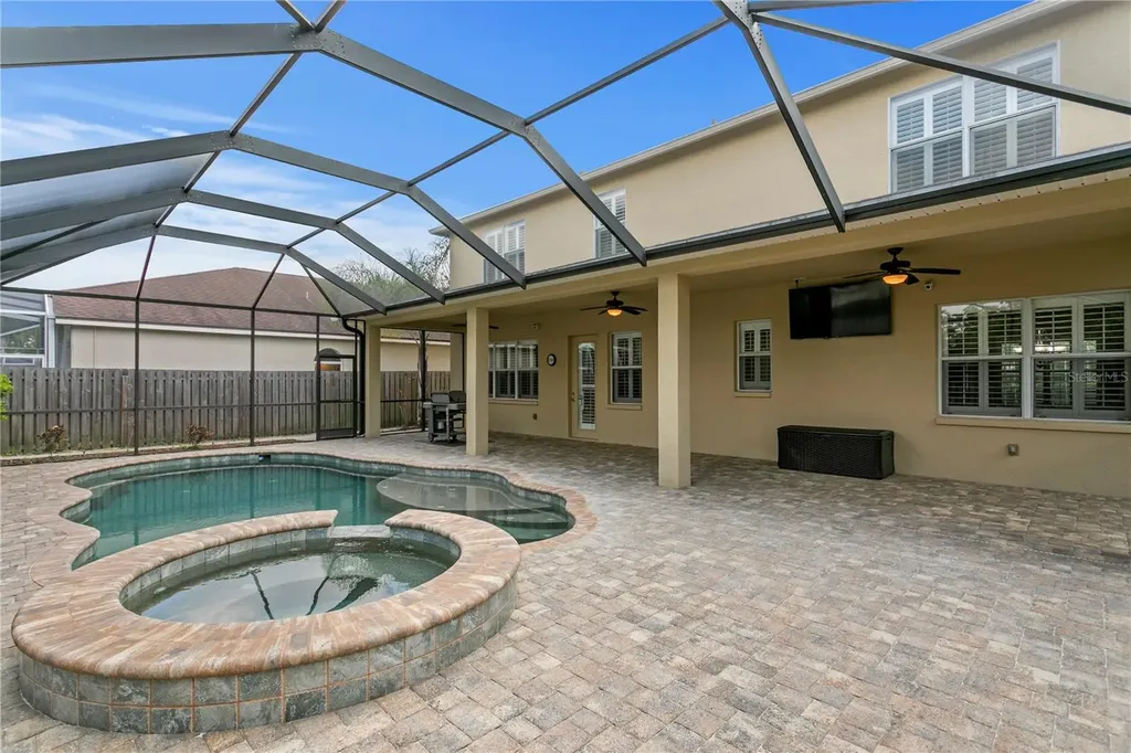10121 Kingsbridge Avenue Tampa FL 33626