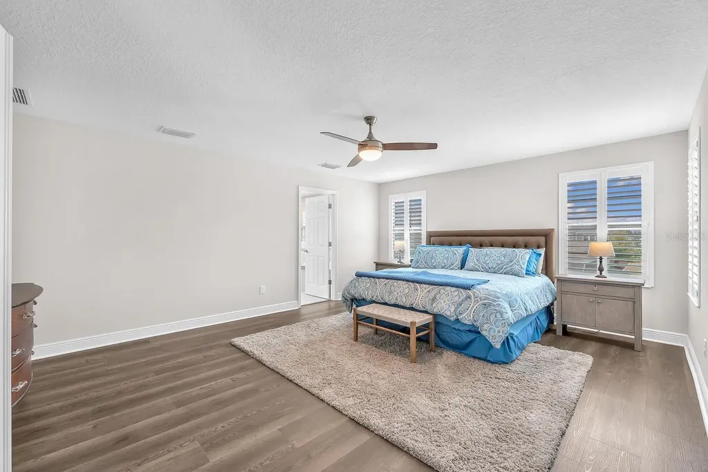 14615 Red Castle Avenue Lithia FL 33547