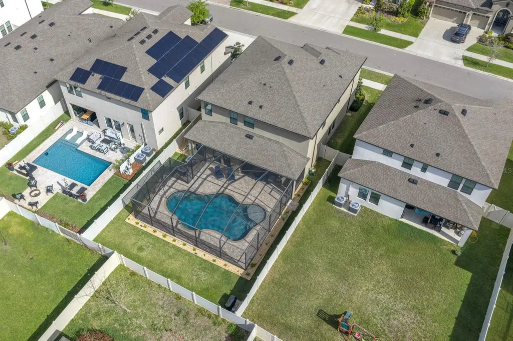 14615 Red Castle Avenue Lithia FL 33547