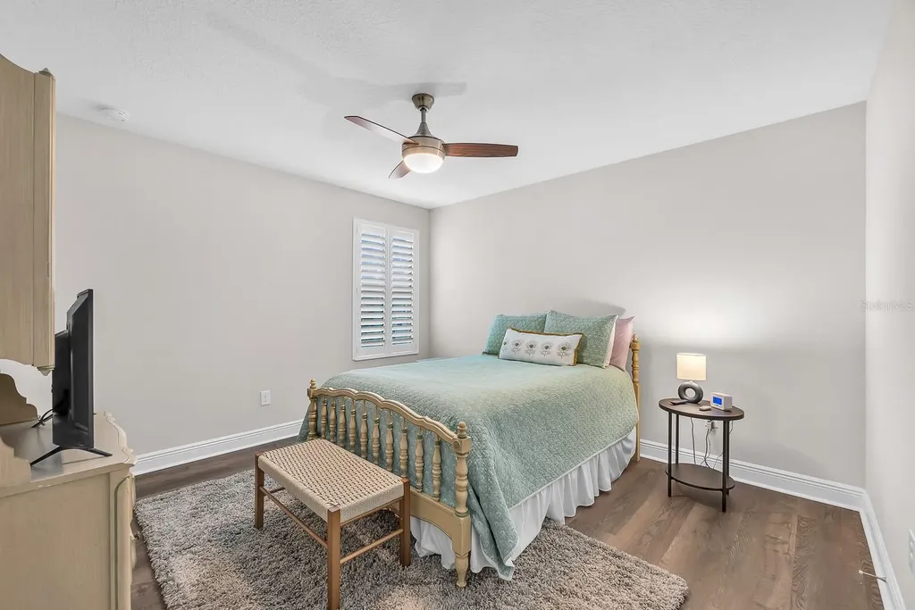 14615 Red Castle Avenue Lithia FL 33547