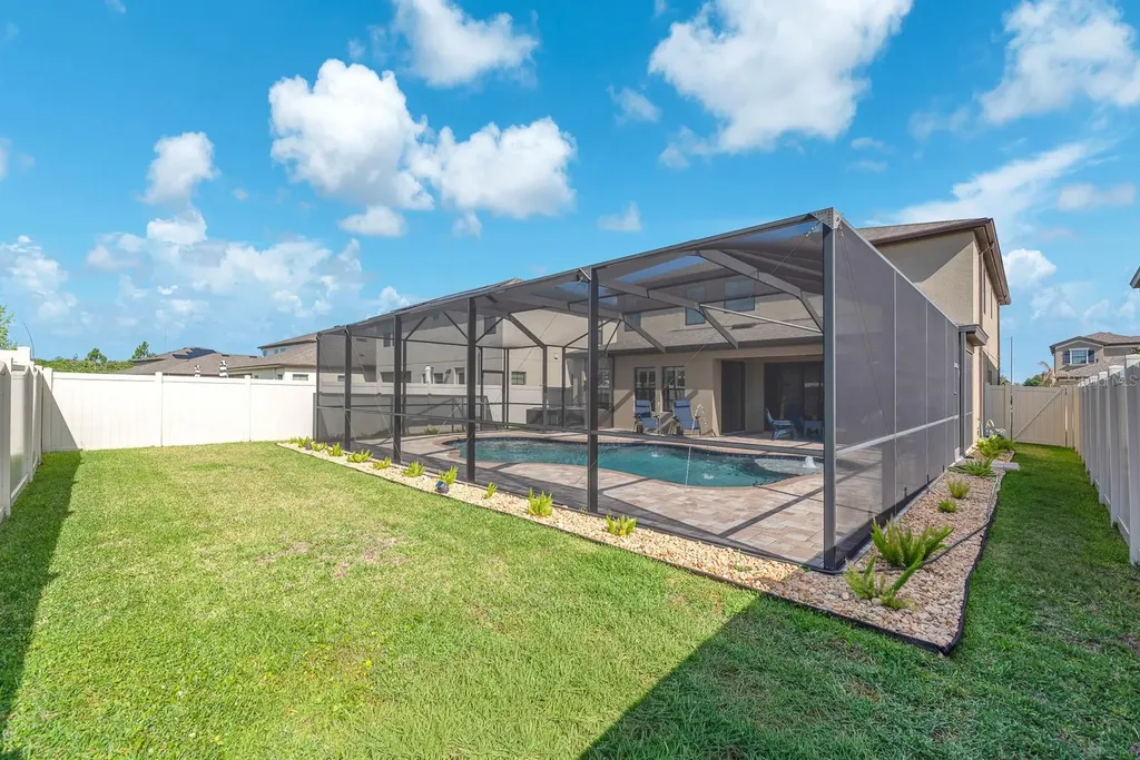 14615 Red Castle Avenue Lithia FL 33547