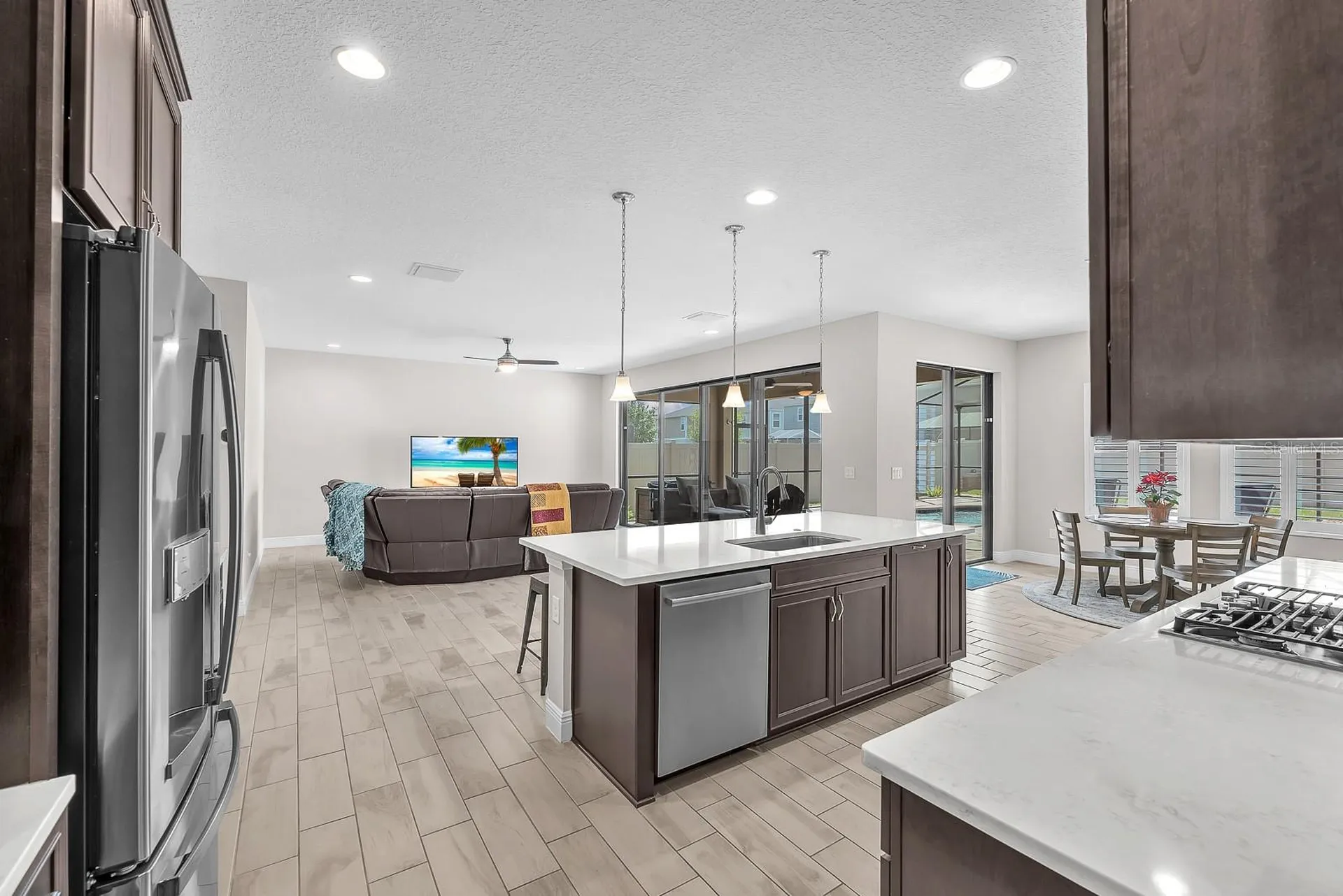 14615 Red Castle Avenue Lithia FL 33547