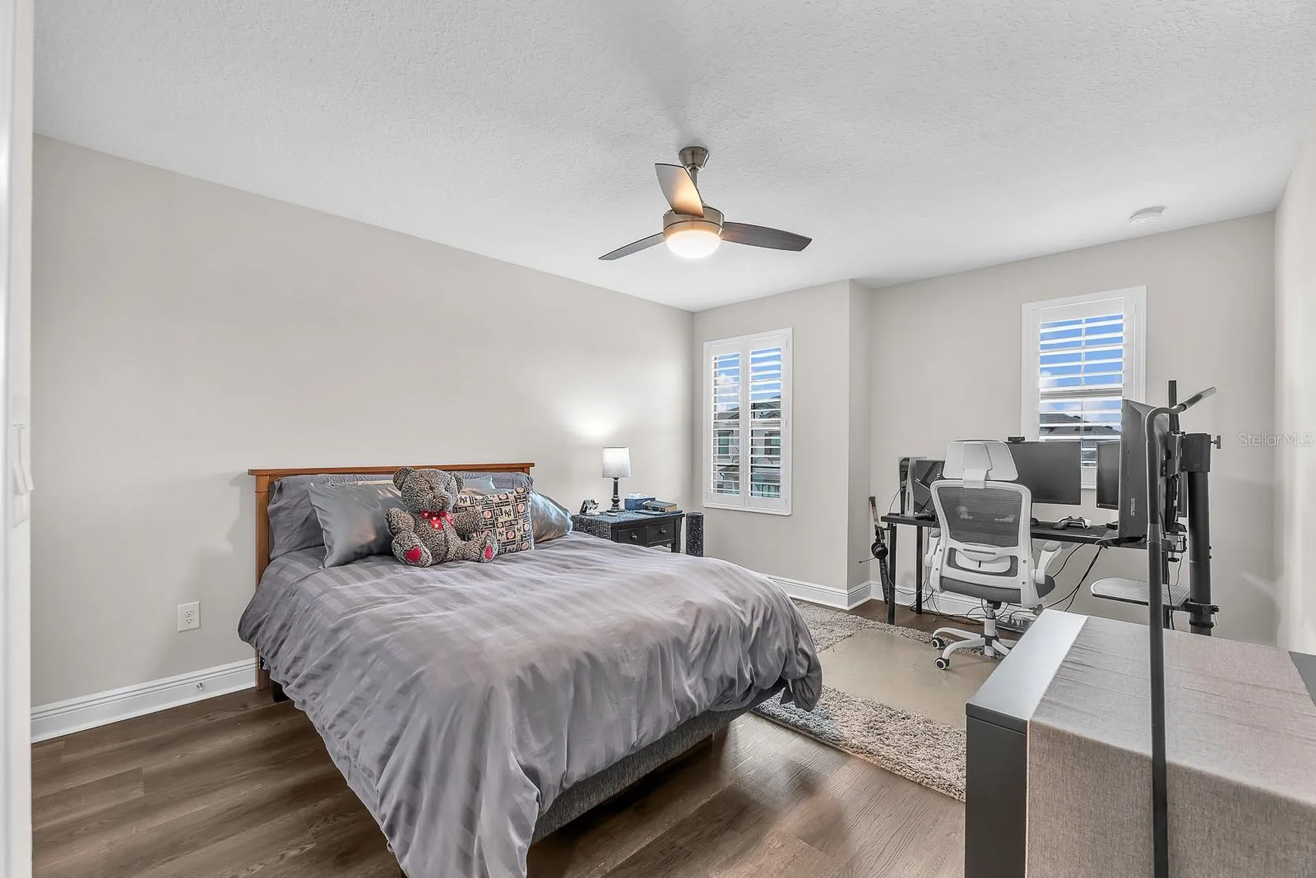 14615 Red Castle Avenue Lithia FL 33547