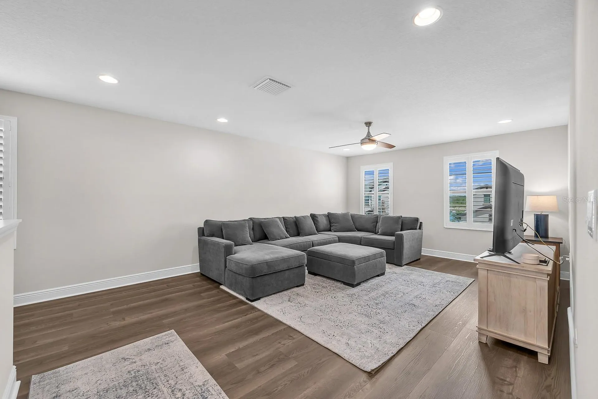 14615 Red Castle Avenue Lithia FL 33547