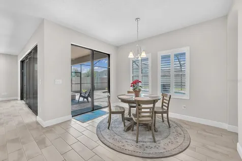 14615 Red Castle Avenue Lithia FL 33547