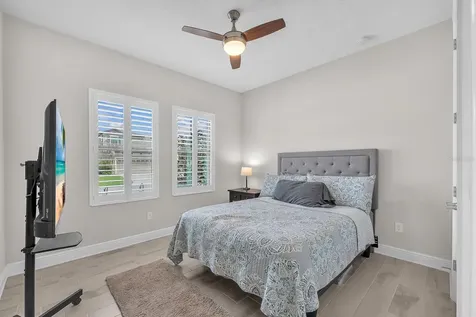14615 Red Castle Avenue Lithia FL 33547