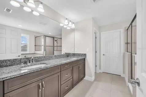 14615 Red Castle Avenue Lithia FL 33547