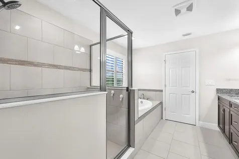 14615 Red Castle Avenue Lithia FL 33547