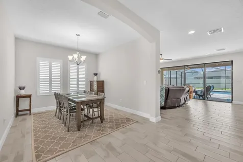 14615 Red Castle Avenue Lithia FL 33547