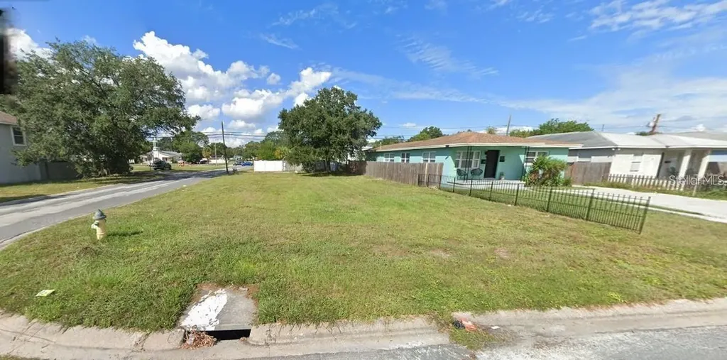 2869 Emerson Avenue S St Petersburg FL 33712