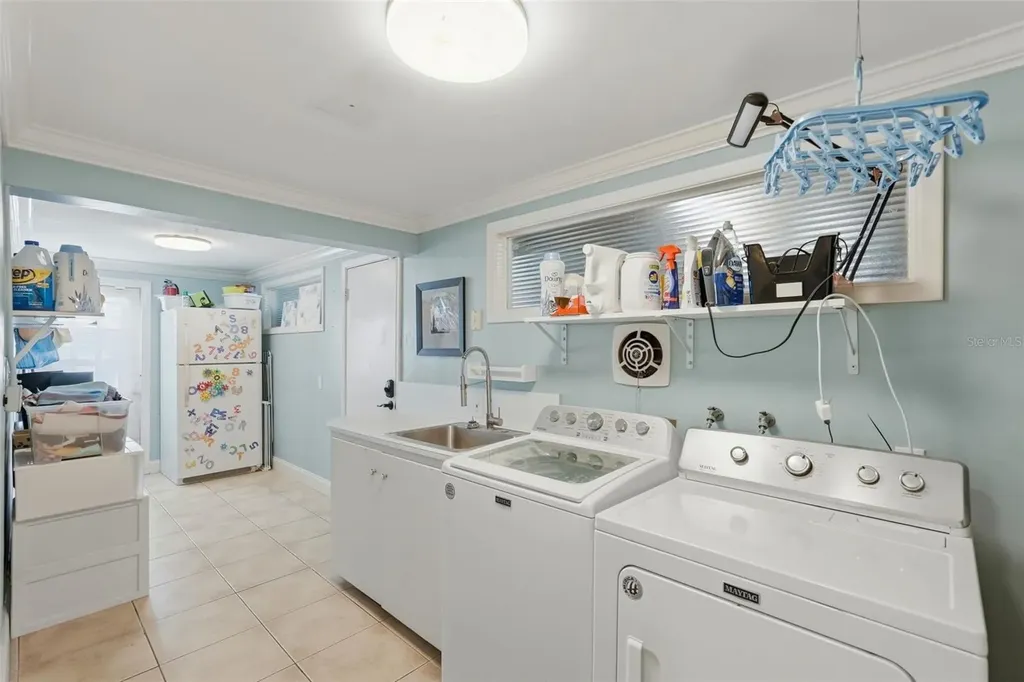 1239 43rd Avenue N St Petersburg FL 33703