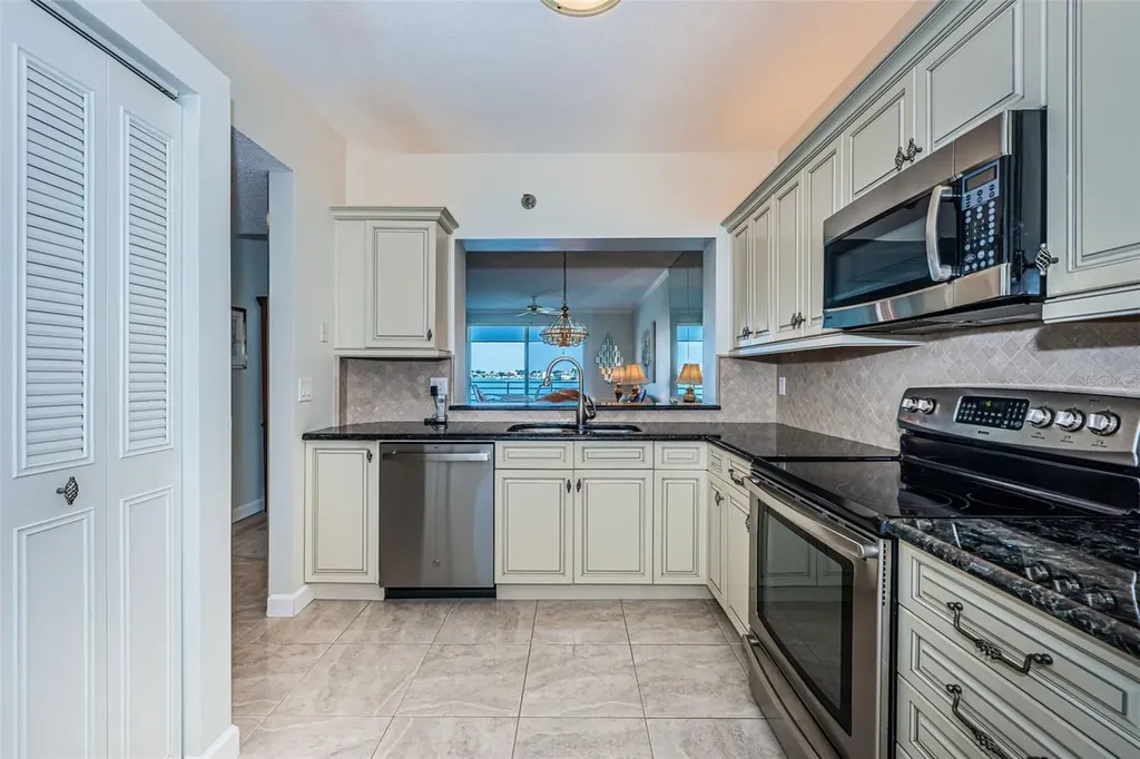7979 Sailboat Key Boulevard S South Pasadena FL 33707