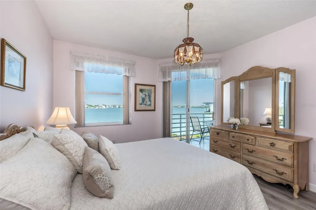 7979 Sailboat Key Boulevard S South Pasadena FL 33707
