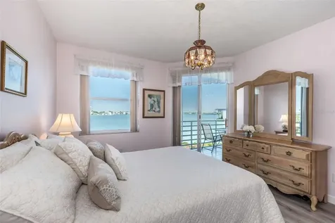 7979 Sailboat Key Boulevard S South Pasadena FL 33707