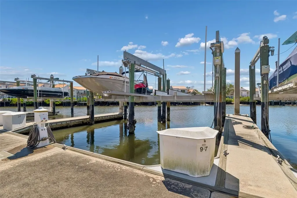 4326 Spinnaker Cove Lane Tampa FL 33615
