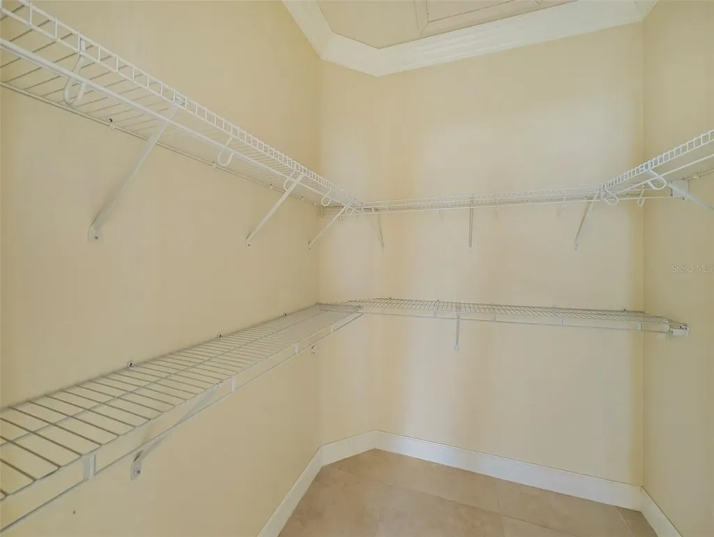 6507 37th Street E Sarasota FL 34243