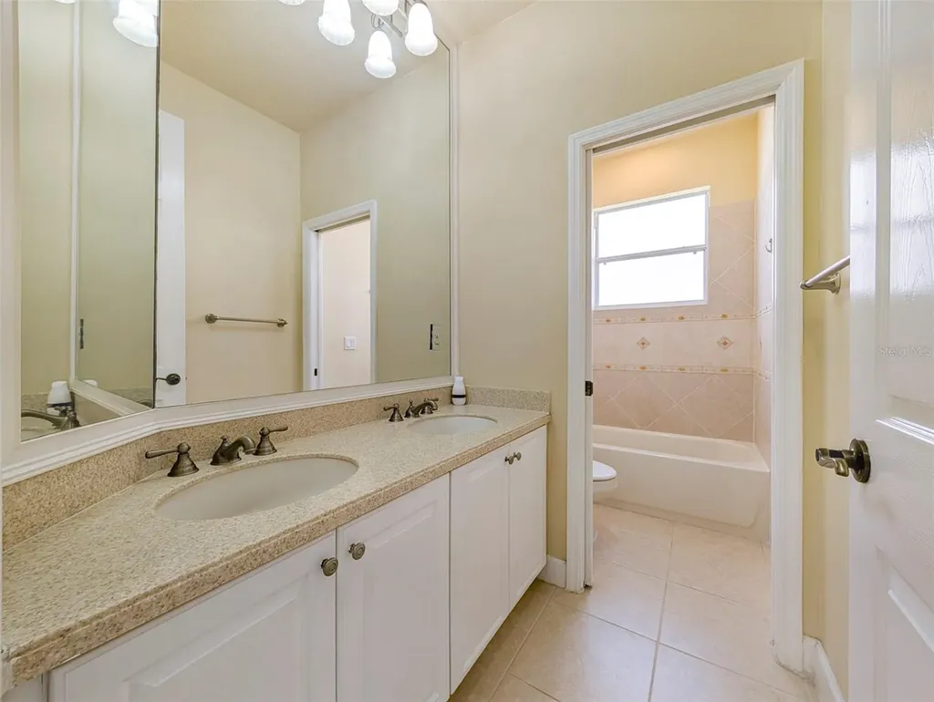 6507 37th Street E Sarasota FL 34243