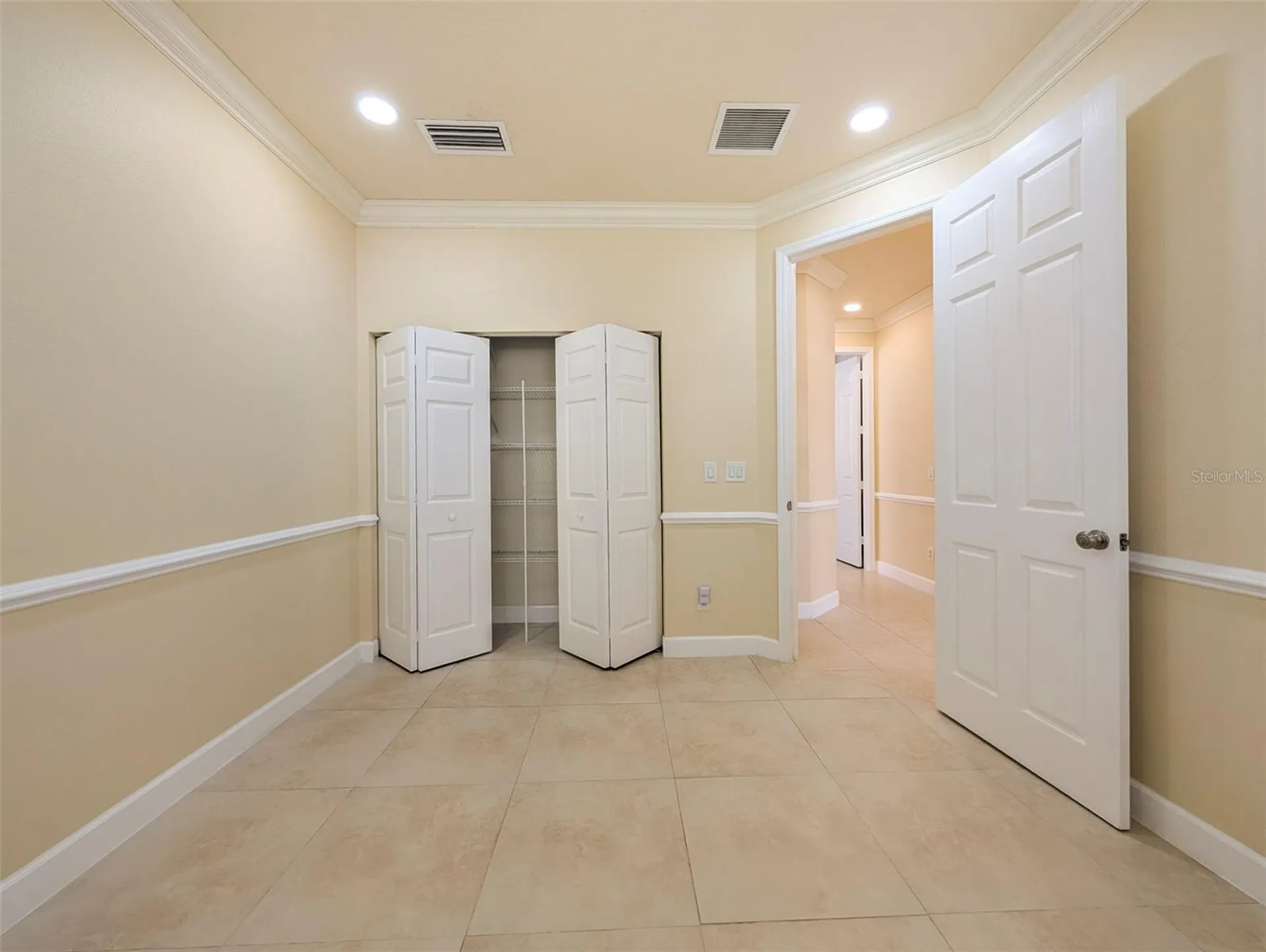 6507 37th Street E Sarasota FL 34243