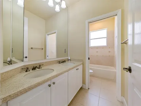 6507 37th Street E Sarasota FL 34243
