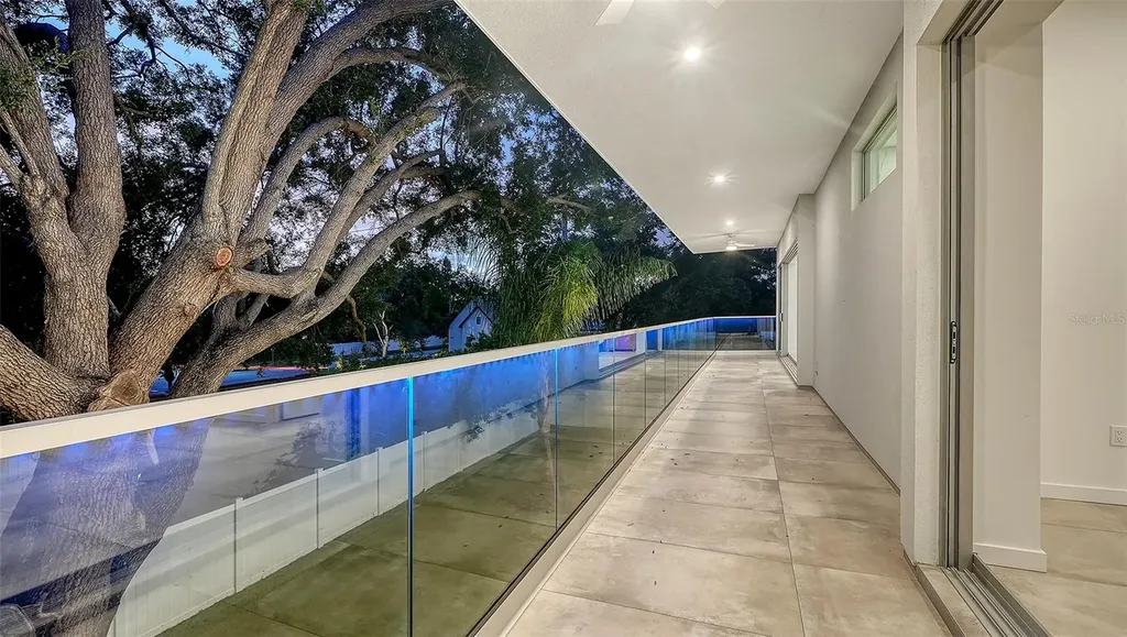 2010 Hyde Park Circle Sarasota FL 34239