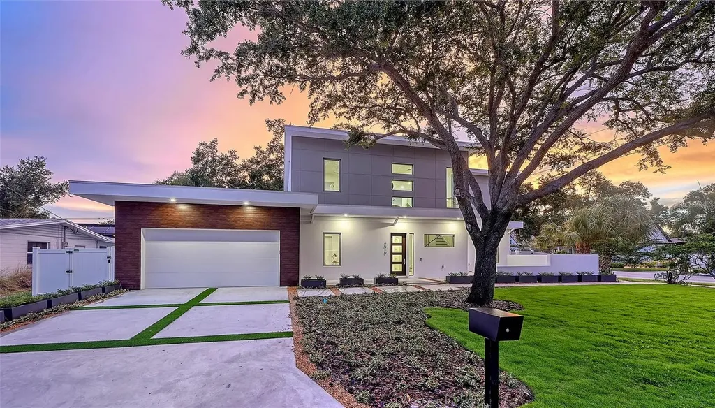 2010 Hyde Park Circle Sarasota FL 34239