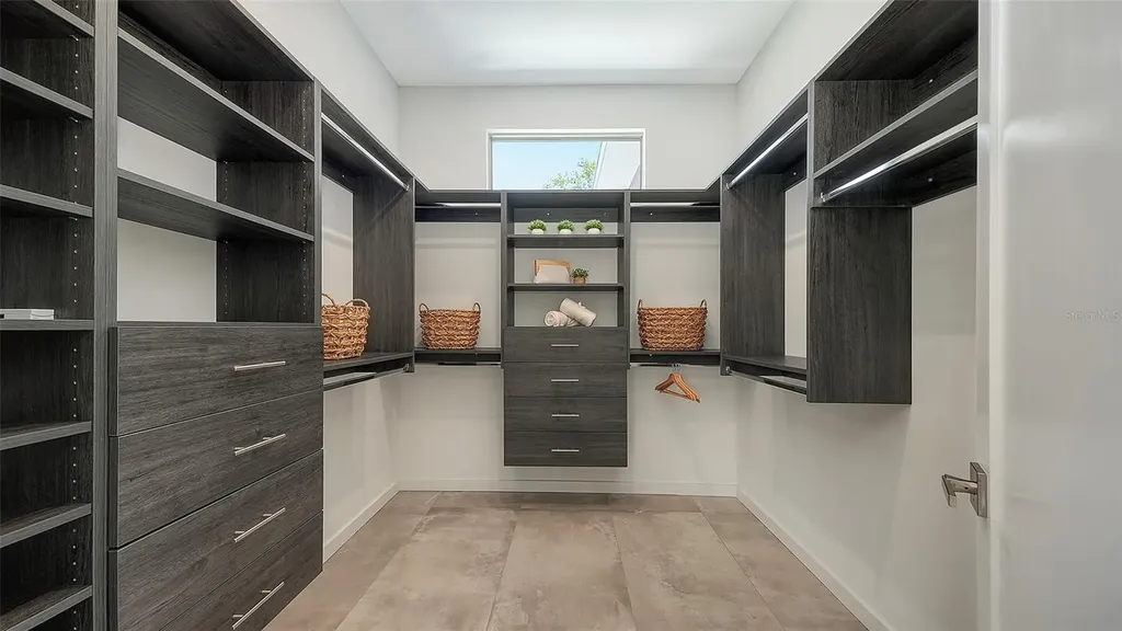 2010 Hyde Park Circle Sarasota FL 34239