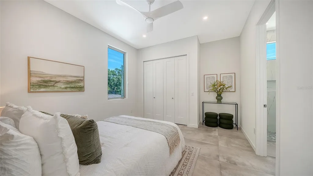 2010 Hyde Park Circle Sarasota FL 34239