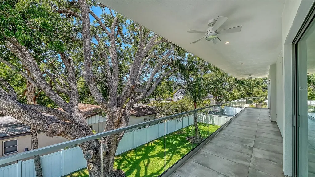 2010 Hyde Park Circle Sarasota FL 34239
