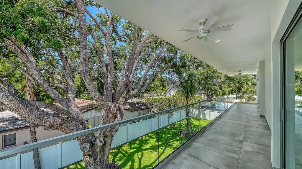 2010 Hyde Park Circle Sarasota FL 34239