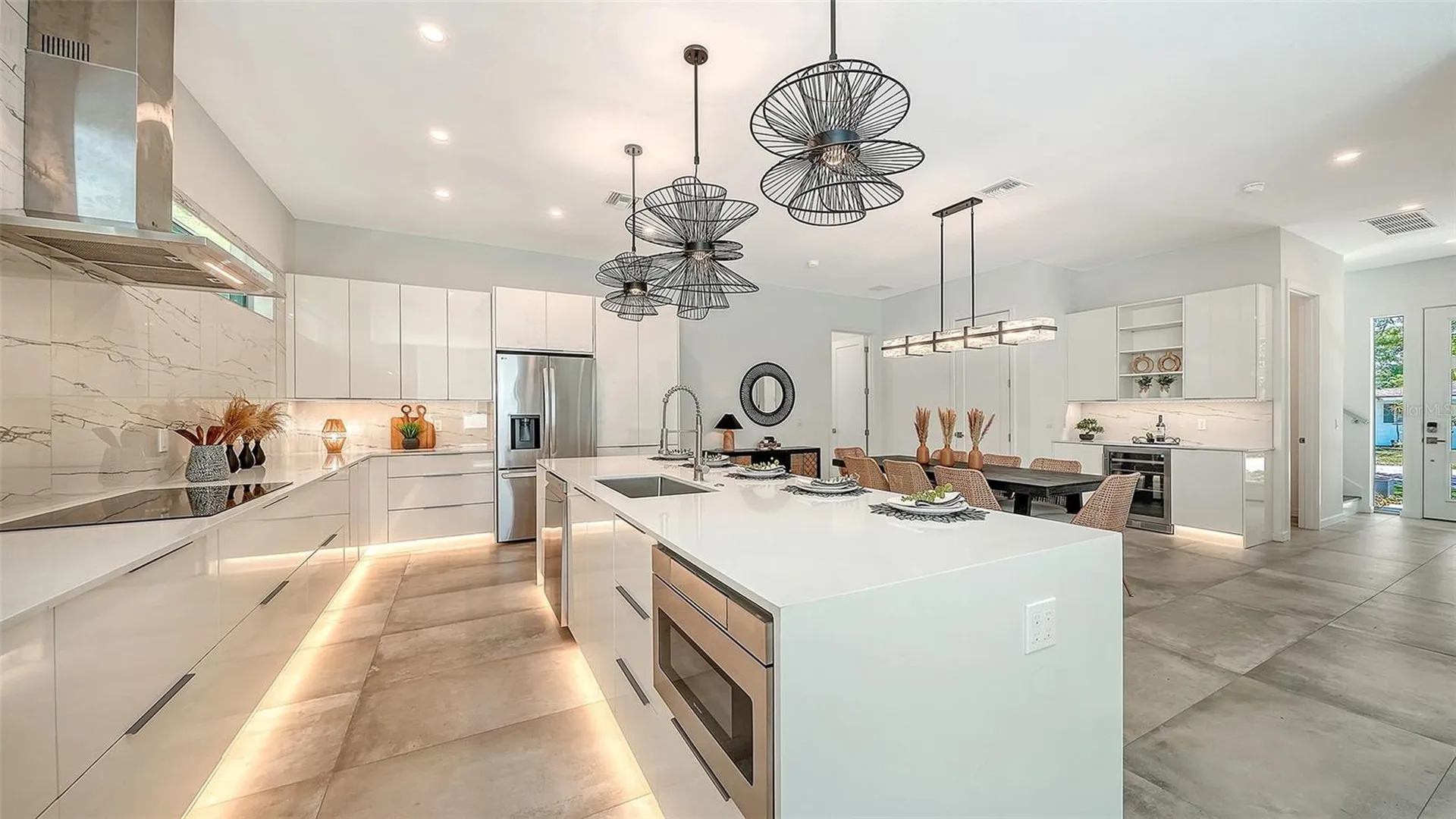 2010 Hyde Park Circle Sarasota FL 34239