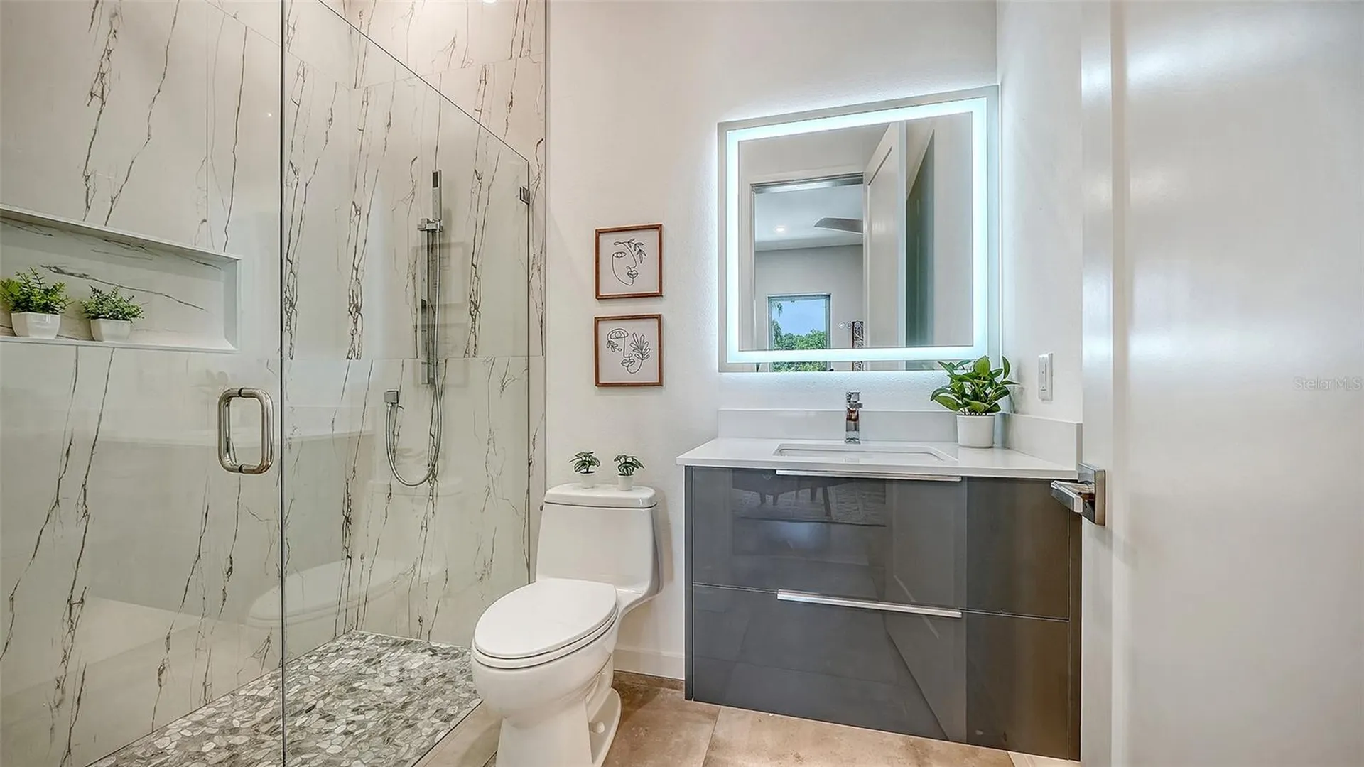 2010 Hyde Park Circle Sarasota FL 34239