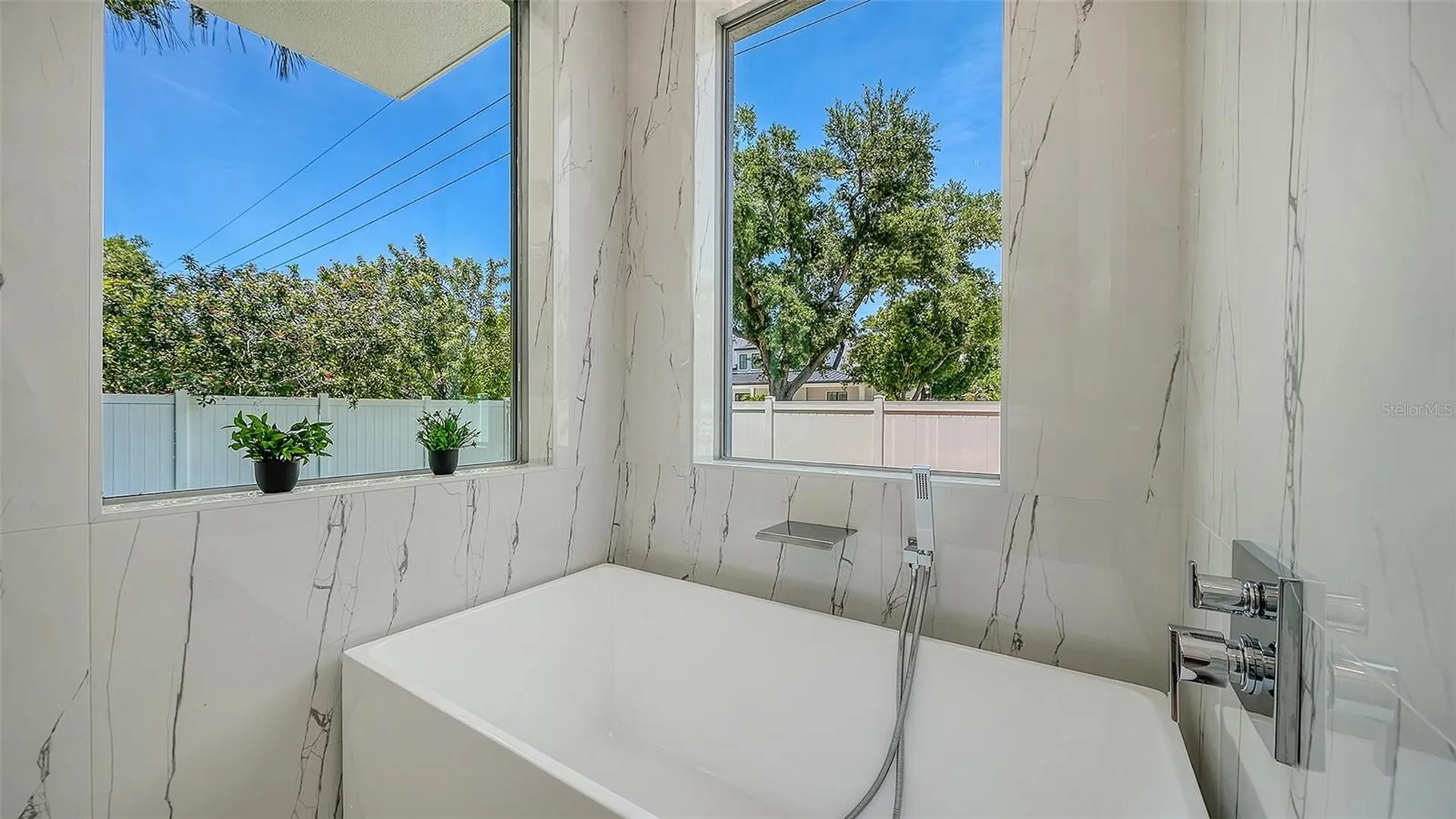 2010 Hyde Park Circle Sarasota FL 34239