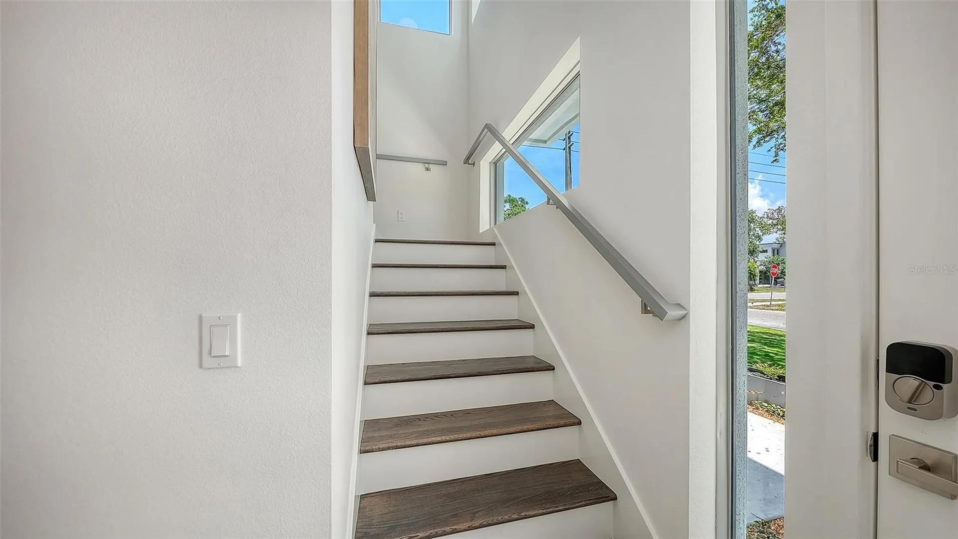 2010 Hyde Park Circle Sarasota FL 34239