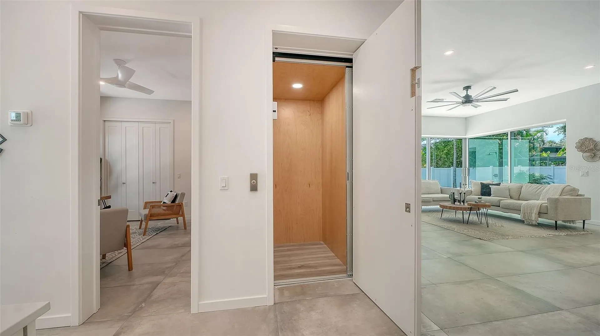 2010 Hyde Park Circle Sarasota FL 34239