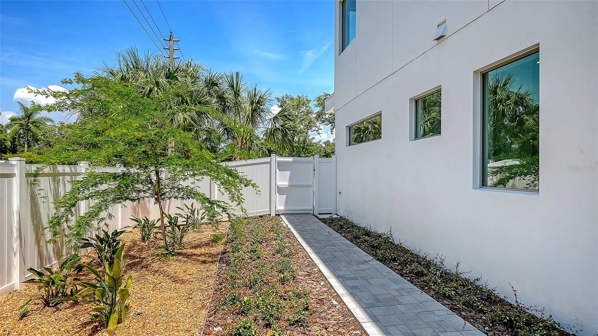 2010 Hyde Park Circle Sarasota FL 34239