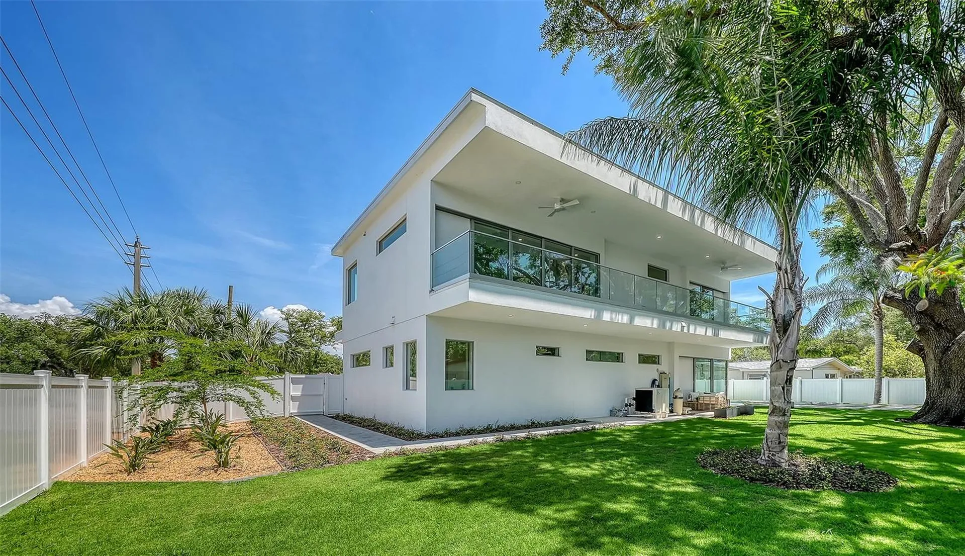 2010 Hyde Park Circle Sarasota FL 34239