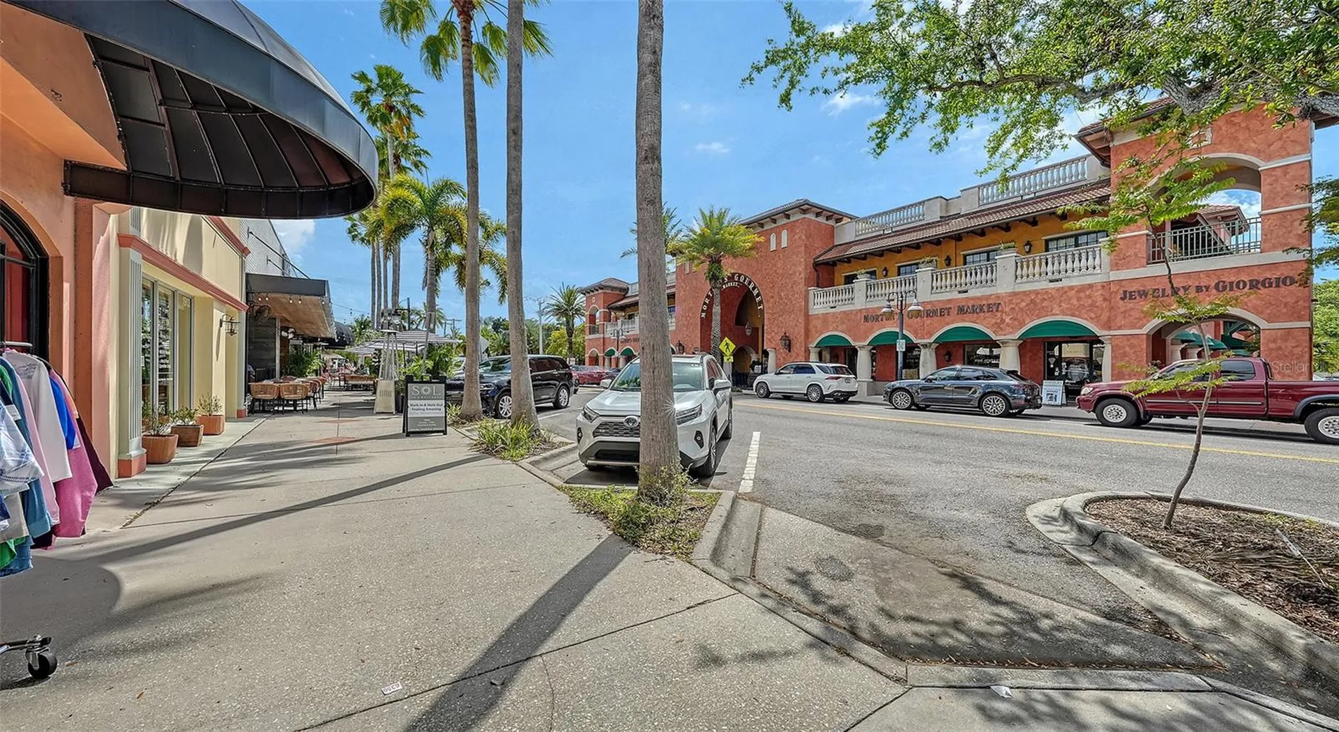 2010 Hyde Park Circle Sarasota FL 34239