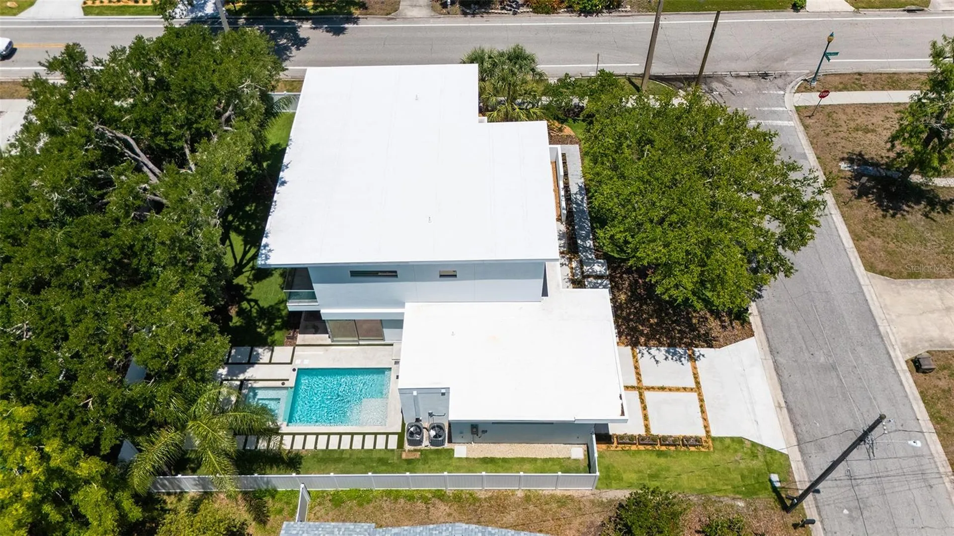 2010 Hyde Park Circle Sarasota FL 34239
