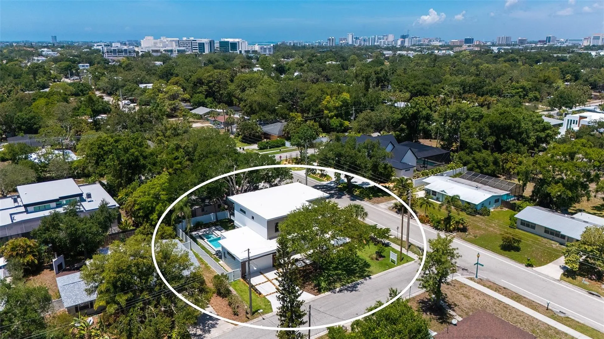 2010 Hyde Park Circle Sarasota FL 34239