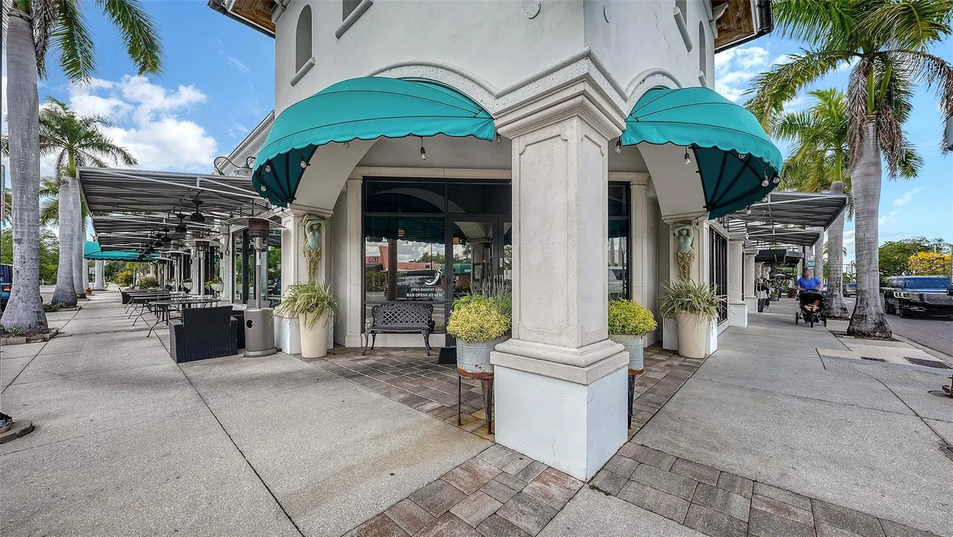 2010 Hyde Park Circle Sarasota FL 34239
