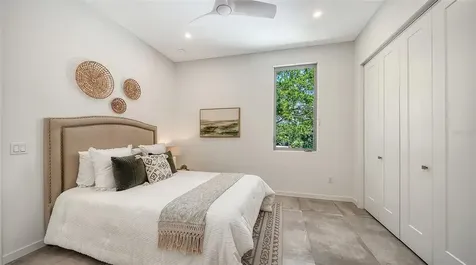 2010 Hyde Park Circle Sarasota FL 34239