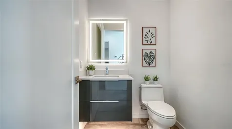 2010 Hyde Park Circle Sarasota FL 34239